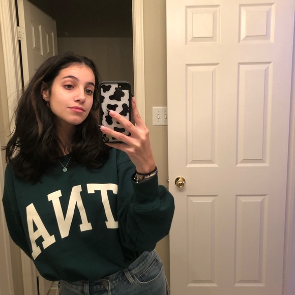 Meet your Posher, Hannah - Picture 1 of 1